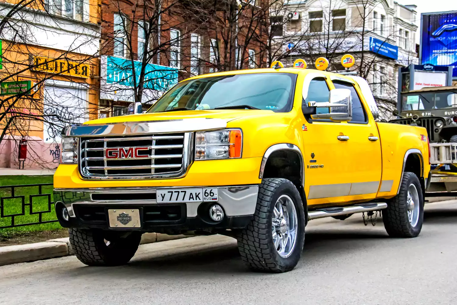 GMC Sierra car trash can